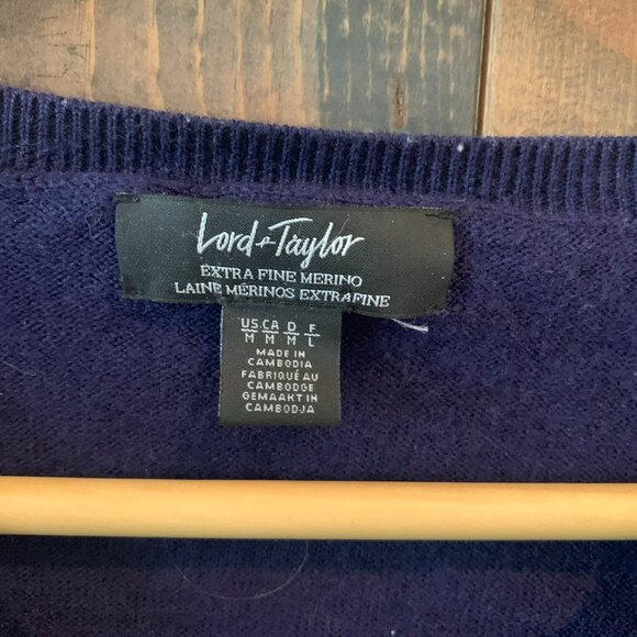 Lord & Taylor 100% Extra Fine Merino Wool Sweater Women's Size M - Picture 2 of 5